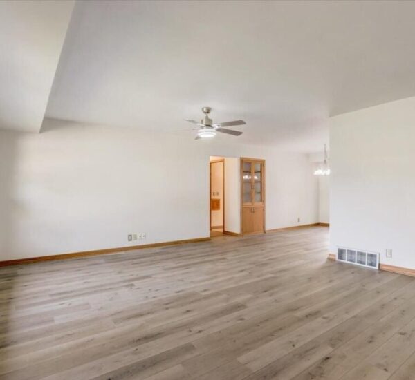 2205 W Clayton Crest 4
