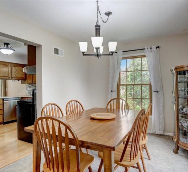 10 N33W5481 Hamilton Rd Cedarburg