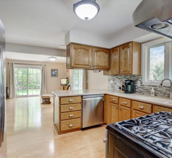 9 N33W5481 Hamilton Rd Cedarburg