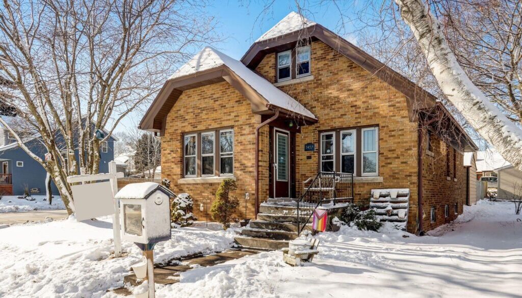 3457 S Whitnall Ave Milwaukee