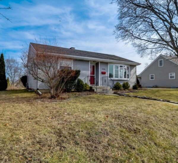 3 4188 S Kingan Ave Saint Francis