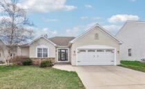 1 1537 Whitewater Dr West Bend