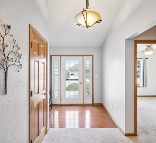 3 1537 Whitewater Dr West Bend