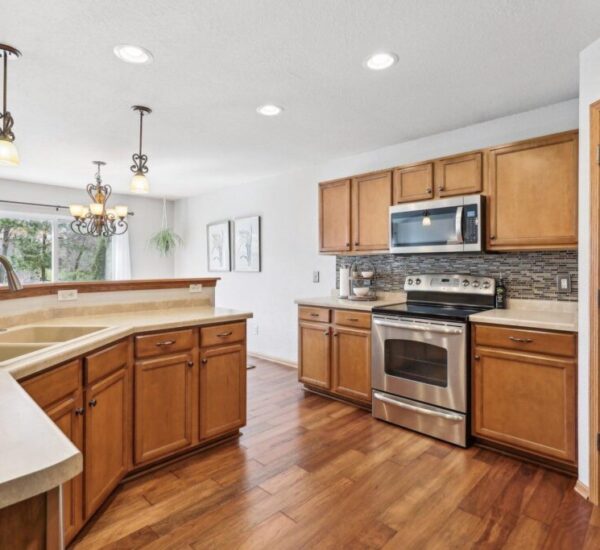 9 1537 Whitewater Dr West Bend