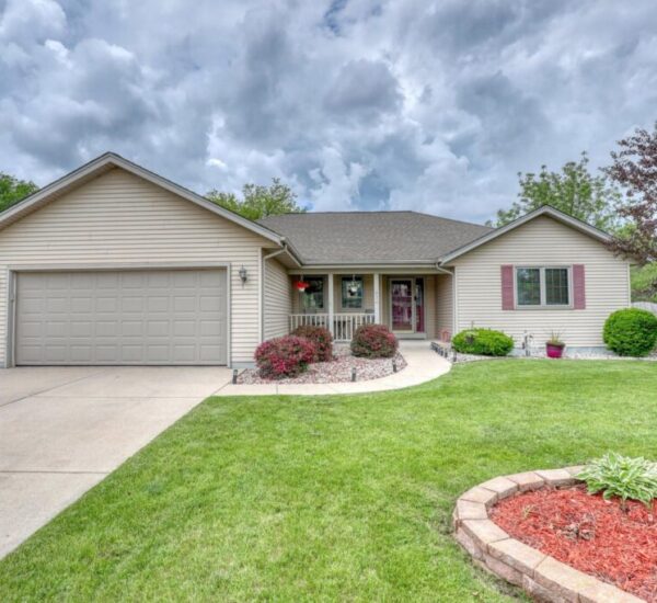 1 270 Pine St Fredonia