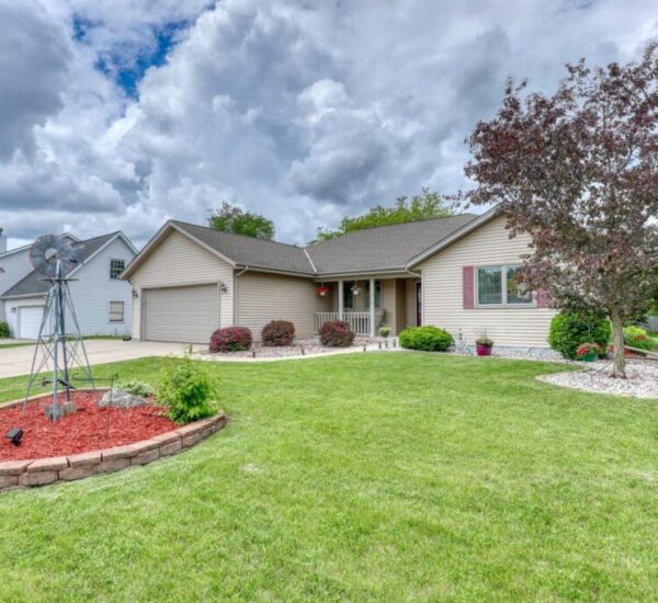 2 270 Pine St Fredonia
