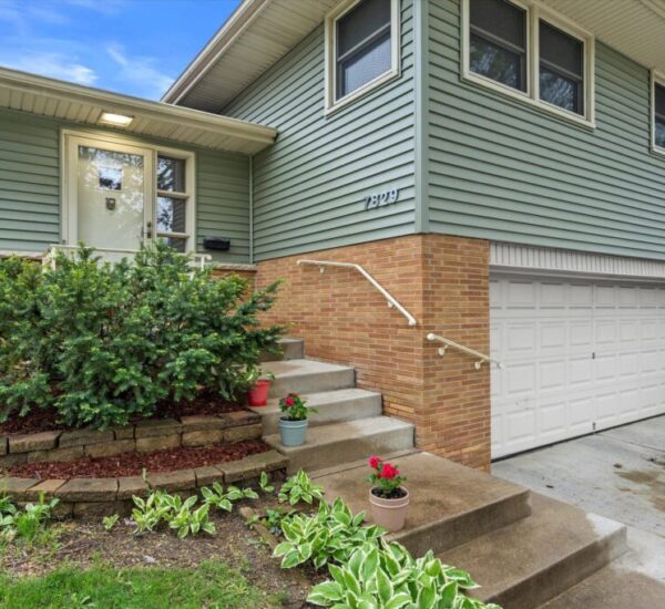2 7829 W Mt Vernon Ave Milwaukee