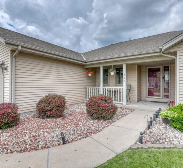 3 270 Pine St Fredonia
