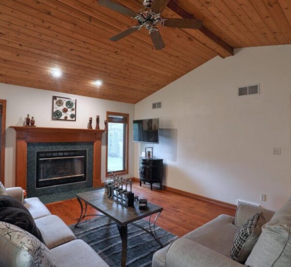 5 270 Pine St Fredonia