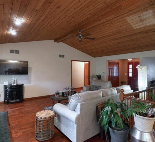 7 270 Pine St Fredonia