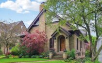 4 627 E Carlisle Ave