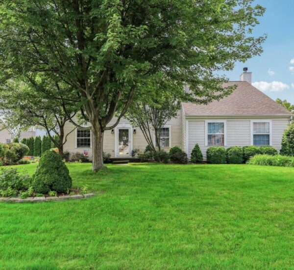 1 2123 Hunters Ln Grafton