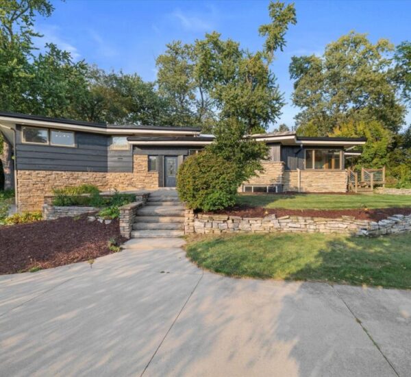 2 11310 N Meadowbrook Drive