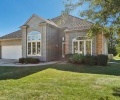 S77W20261 Wood Berry Ln 1