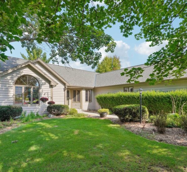 1-web-or-mls-W168N10315 Wildrose Ln-S1309-001