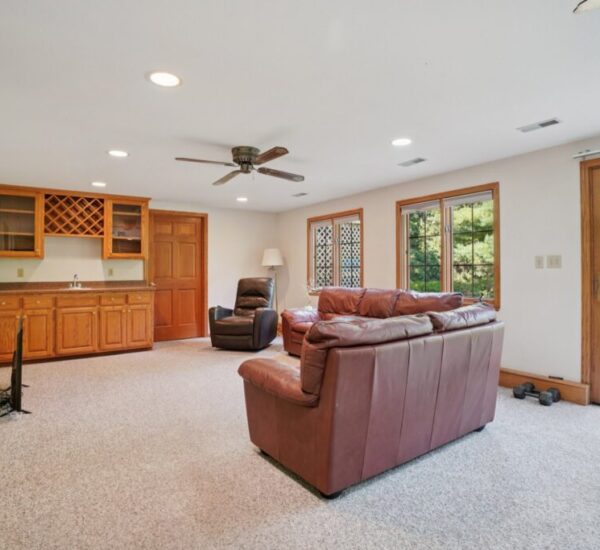 12-web-or-mls-W168N10315 Wildrose Ln-S1309-012