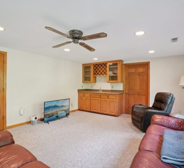 14-web-or-mls-W168N10315 Wildrose Ln-S1309-014