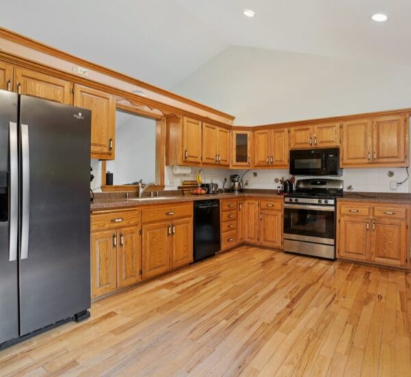 23-web-or-mls-W168N10315 Wildrose Ln-S1309-023