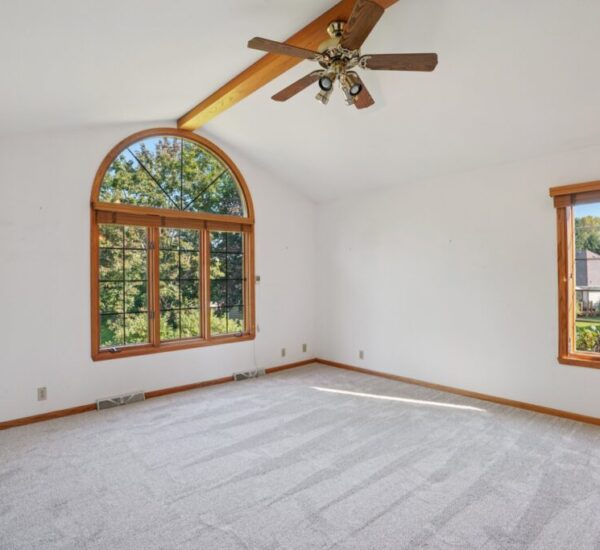 28-web-or-mls-W168N10315 Wildrose Ln-S1309-028