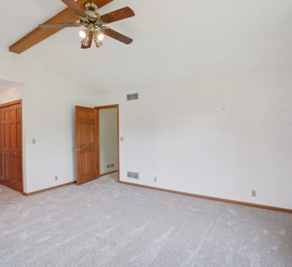 31-web-or-mls-W168N10315 Wildrose Ln-S1309-031