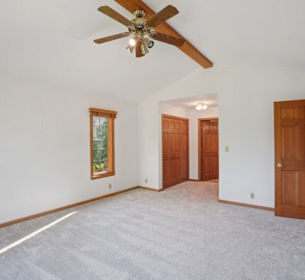 32-web-or-mls-W168N10315 Wildrose Ln-S1309-032
