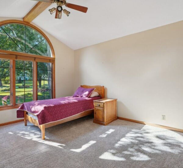 40-web-or-mls-W168N10315 Wildrose Ln-S1309-040