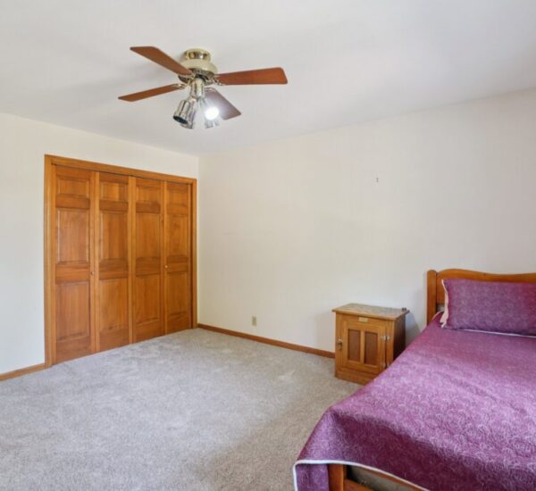 44-web-or-mls-W168N10315 Wildrose Ln-S1309-044