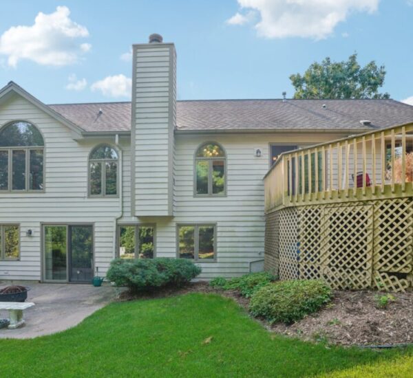 76-web-or-mls-W168N10315 Wildrose Ln-S1309-057