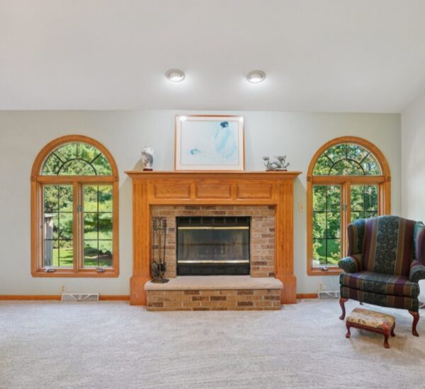 8-web-or-mls-W168N10315 Wildrose Ln-S1309-008