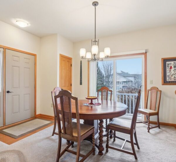 11-web-or-mls-N28W6646 Alyce St-S0403-011