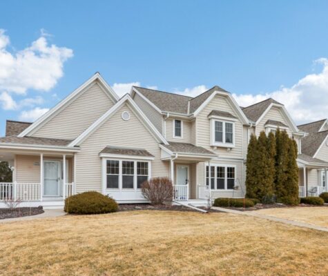 2-web-or-mls-N28W6646 Alyce St-S0403-002
