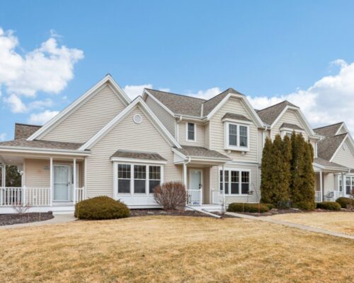 2-web-or-mls-N28W6646 Alyce St-S0403-002