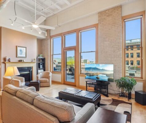 1325 N Van Buren St 208