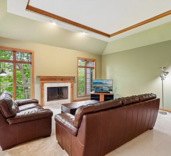 6-web-or-mls-W North Ave a-S1305-006
