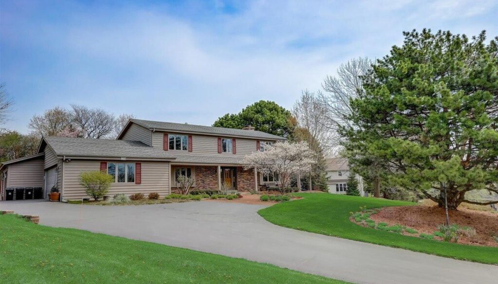 1290 Betsy Ross Ct