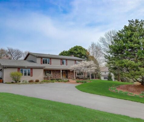 1290 Betsy Ross Ct