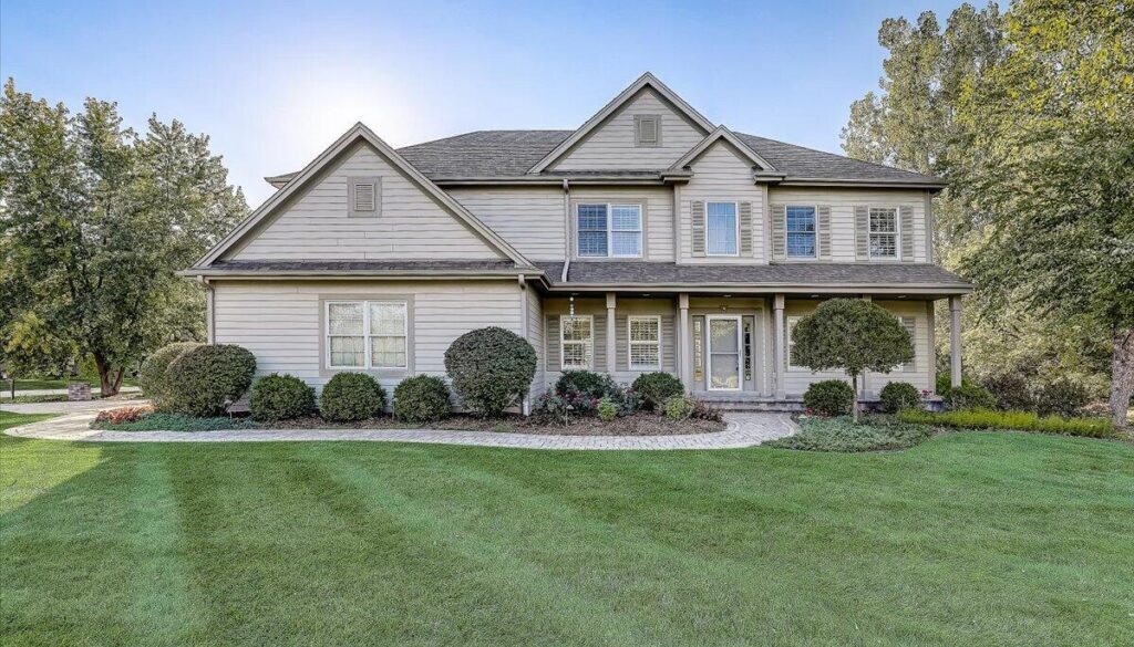 1400 W Liebau Rd
