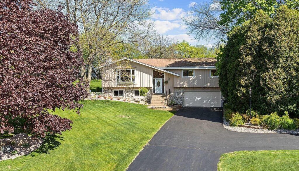 21710 W Ann Louise Ct